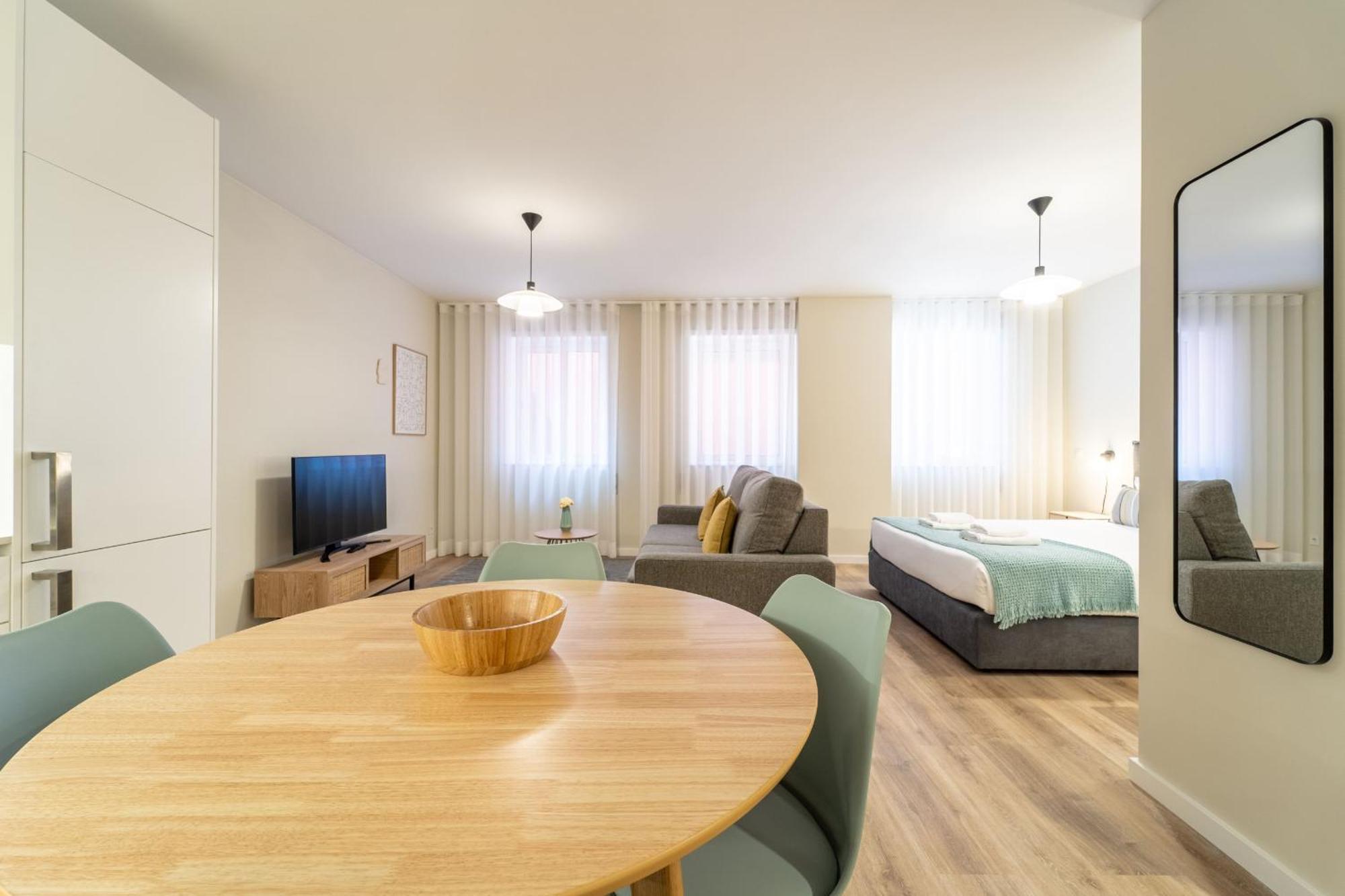 On The Square Studio - City Center By House And People Braga Exterior photo